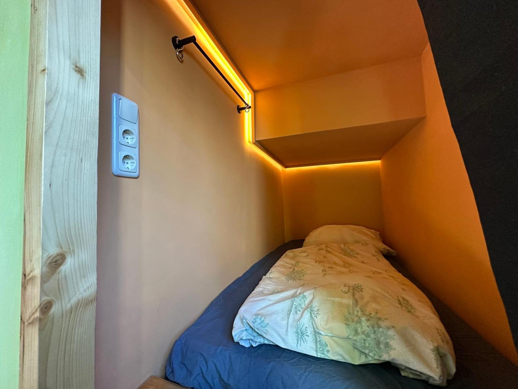 Bett im gemischten 6-Bett-Schlafsaal